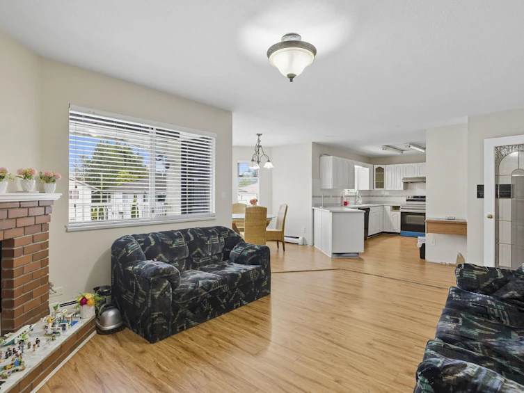 9024 135a Street, Surrey, BC, V3V 7C5 - 11