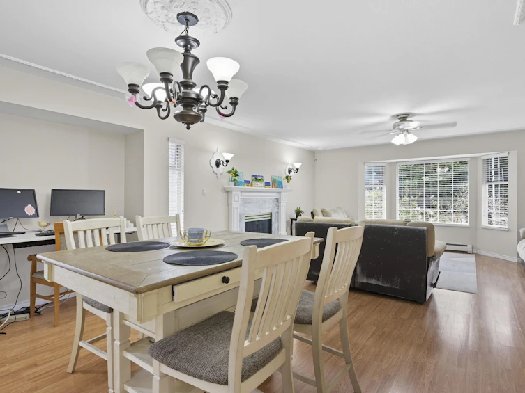 9024 135a Street, Surrey, BC, V3V 7C5 - 9