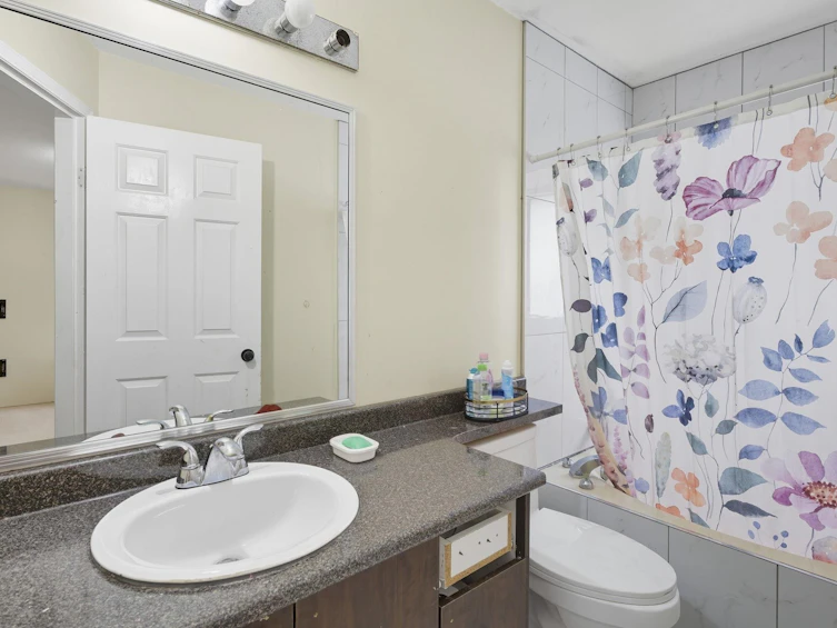 9024 135a Street, Surrey, BC, V3V 7C5 - 23