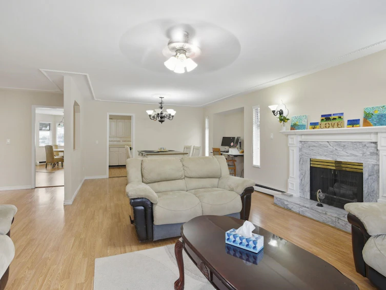 9024 135a Street, Surrey, BC, V3V 7C5 - 7