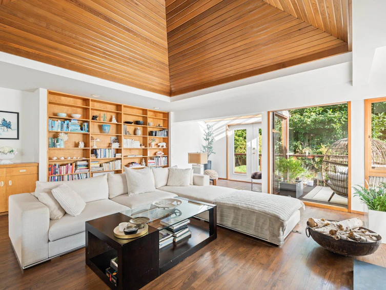 6412 Imperial Avenue, West Vancouver, BC, V7W 2J6 - 6