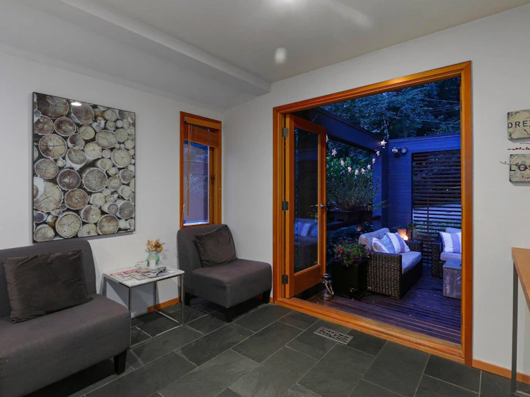 6412 Imperial Avenue, West Vancouver, BC, V7W 2J6 - 10