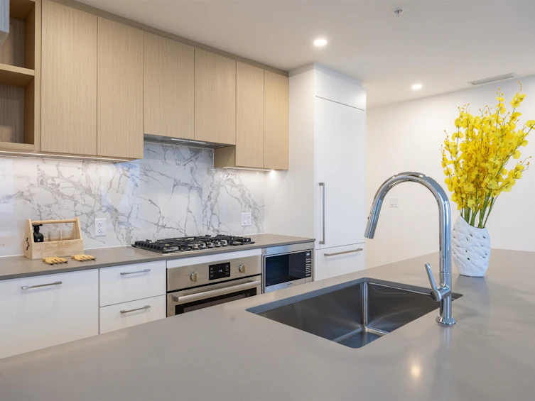 2001-6468 Willingdon Avenue, Burnaby, BC, V5H 0L3 - 9