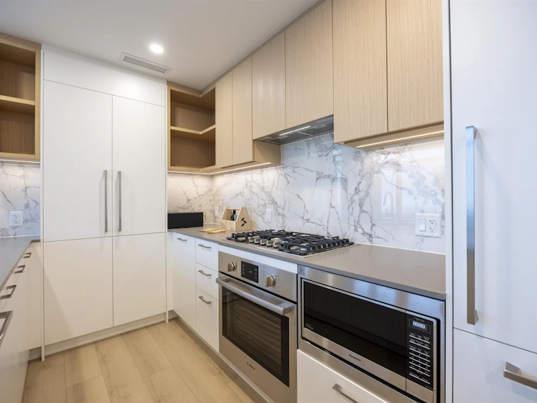 2001-6468 Willingdon Avenue, Burnaby, BC, V5H 0L3 - 11