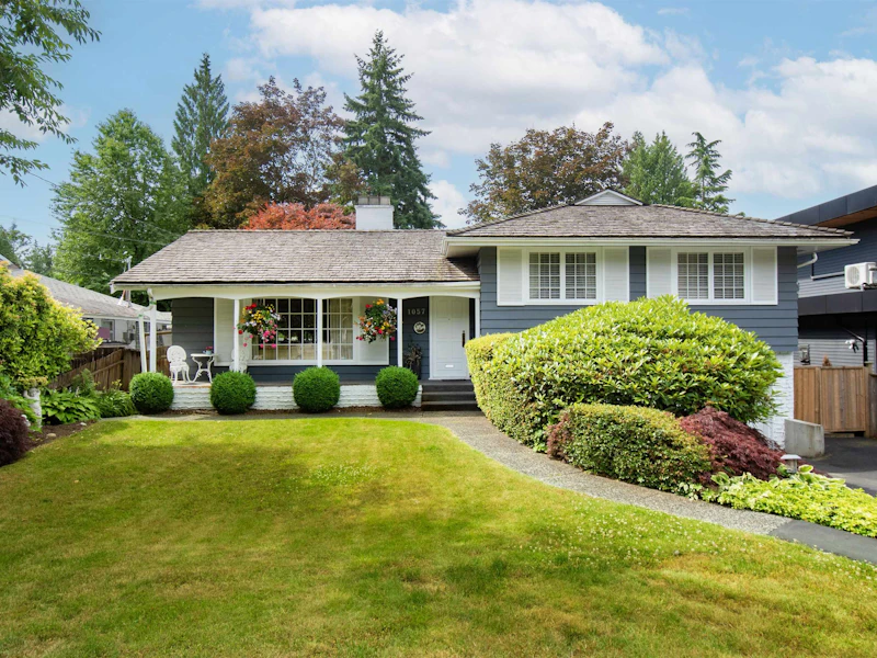 1057 Montroyal Boulevard, North Vancouver BC V7R 2H5