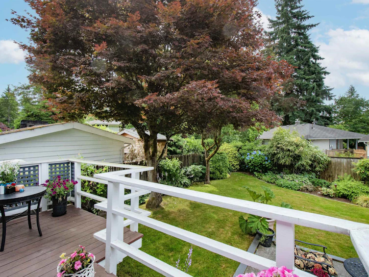 1057 Montroyal Boulevard, North Vancouver, BC, V7R 2H5 - 8