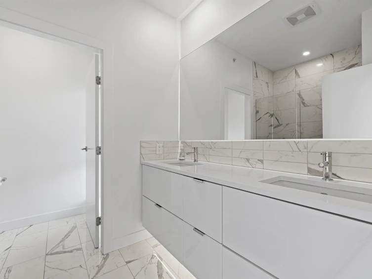 16-3595 Salal Drive, North Vancouver, BC, V7G 0A7 - 17
