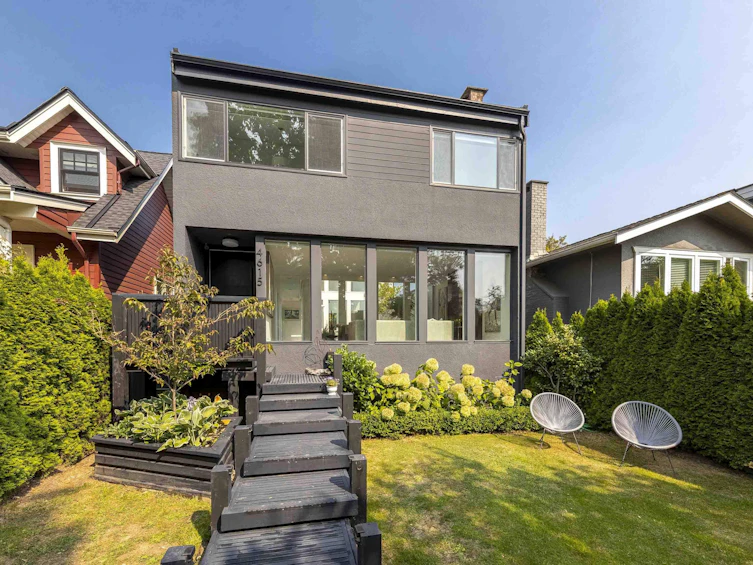 4615 W 7th Avenue, Vancouver, BC, V6R 1X4 - 3