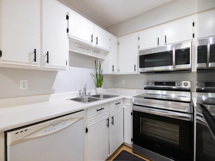 306-450 Bromley Street, Coquitlam, BC, V3K 6S5 - 11