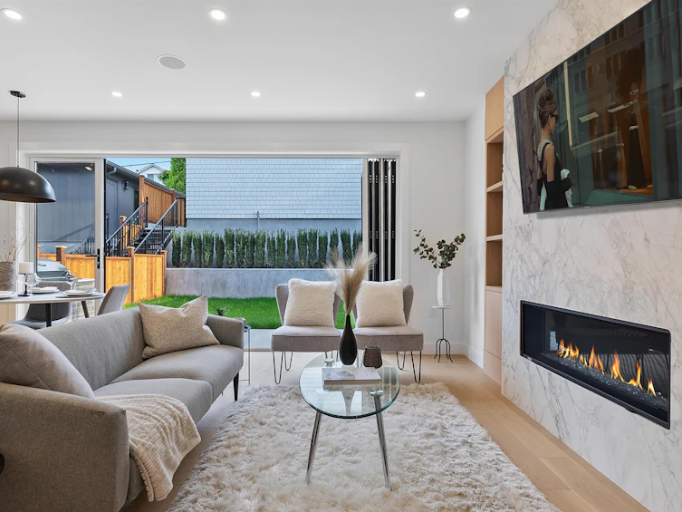 2-3536 W 14th Avenue, Vancouver, BC, V6R 2W4 - 2