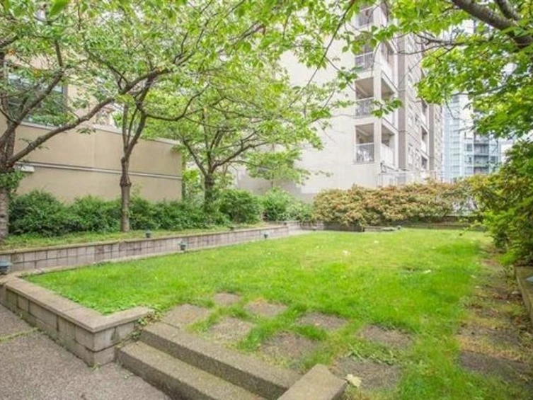404-789 Drake Street, Vancouver, BC, V6Z 2N7 - 2
