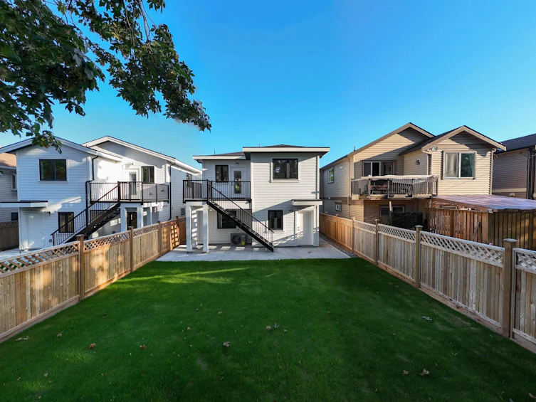 1330 W 15th Street, North Vancouver, BC, V7P 1N2 - 18