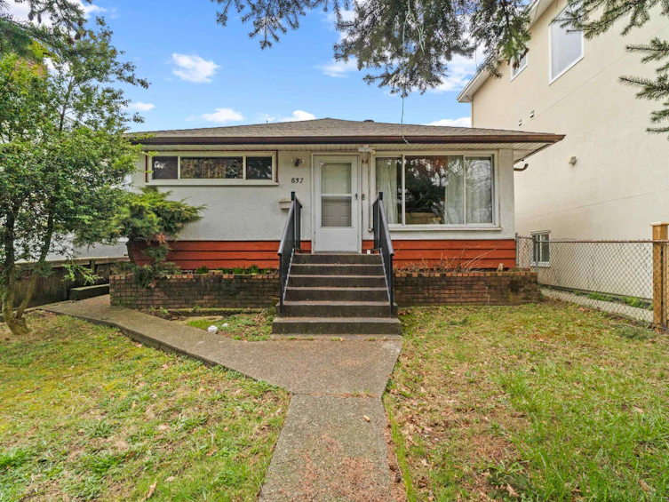 837 Windermere Street, Vancouver, BC, V5K 4J5 - 3