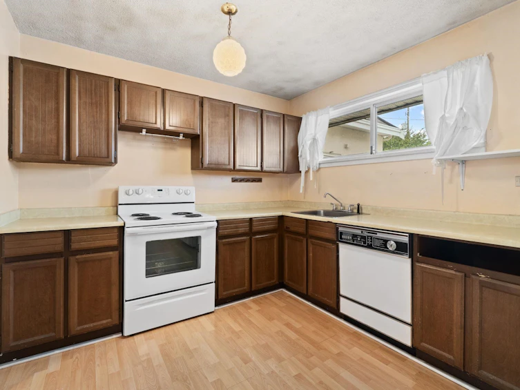 837 Windermere Street, Vancouver, BC, V5K 4J5 - 5