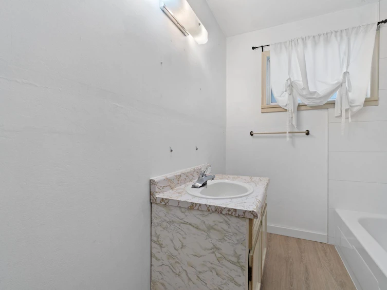 837 Windermere Street, Vancouver, BC, V5K 4J5 - 12