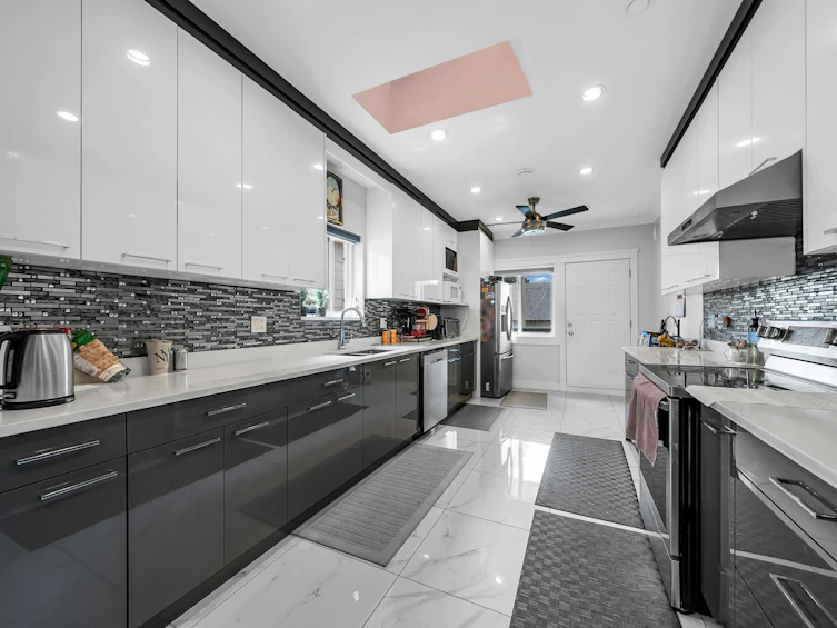765 Skeena Street, Vancouver, BC, V5K 4P4 - 3