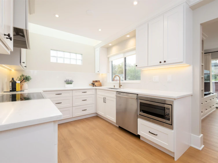 4228 W 11th Avenue, Vancouver, BC, V6R 2L7 - 8