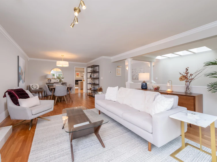 4228 W 11th Avenue, Vancouver, BC, V6R 2L7 - 4