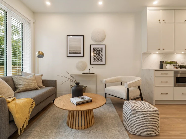 2051 E 4th Avenue, Vancouver, BC, V5N 1K5 - 4