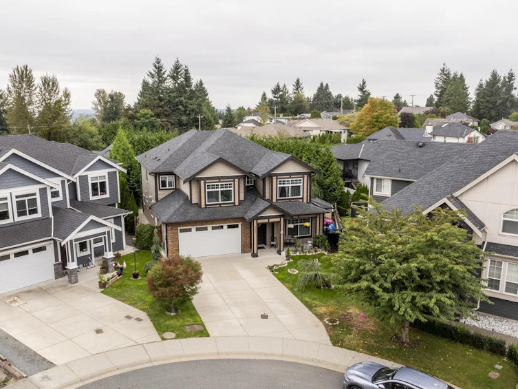 8231 Tanaka Terrace, Mission, BC, V2V 7J4 - 2
