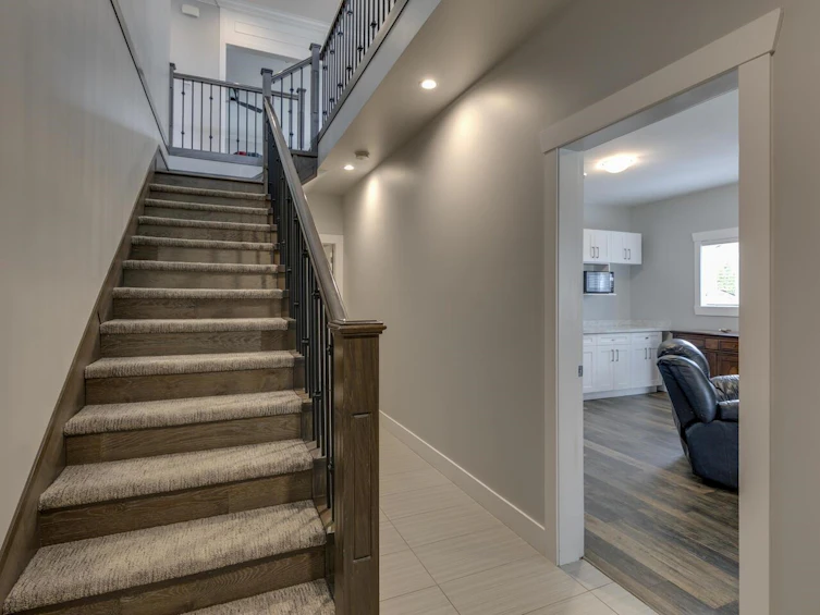 8231 Tanaka Terrace, Mission, BC, V2V 7J4 - 5