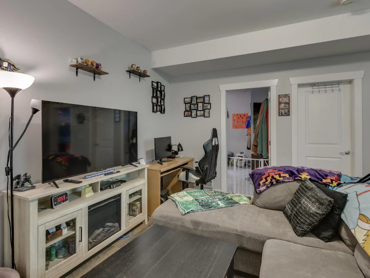 8231 Tanaka Terrace, Mission, BC, V2V 7J4 - 32