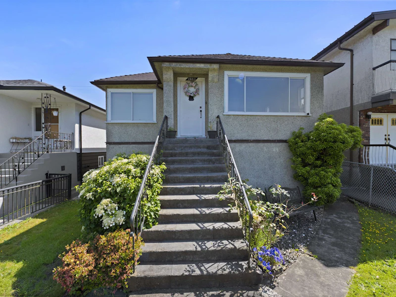 2550 Parker Street, Vancouver BC V5K 2T3