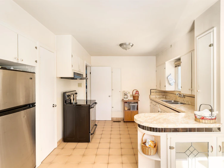 2550 Parker Street, Vancouver, BC, V5K 2T3 - 6