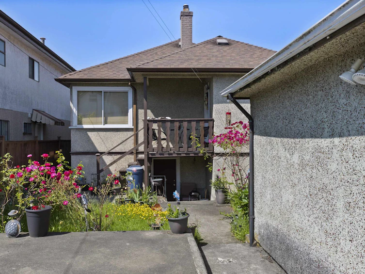 2550 Parker Street, Vancouver, BC, V5K 2T3 - 13
