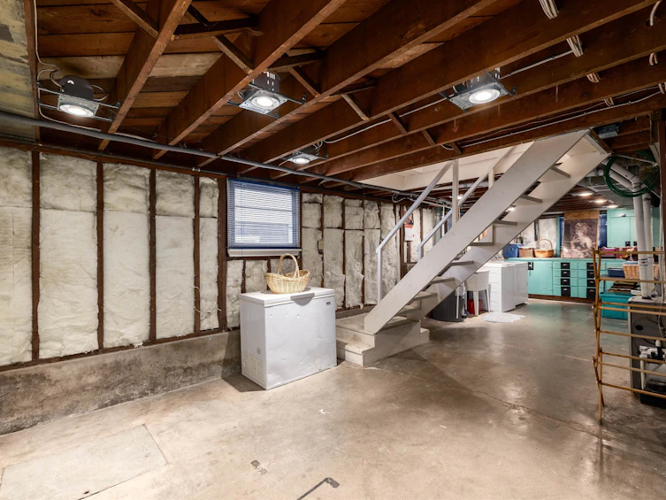 2550 Parker Street, Vancouver, BC, V5K 2T3 - 11