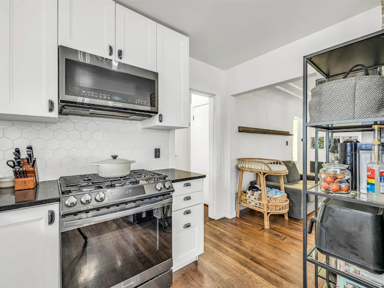 831 Surrey Street, New Westminster, BC, V3L 4W3 - 9