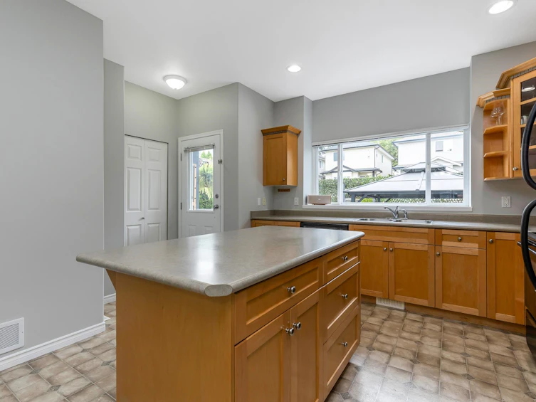 24119 102a Avenue, Maple Ridge, BC, V2W 2B3 - 10