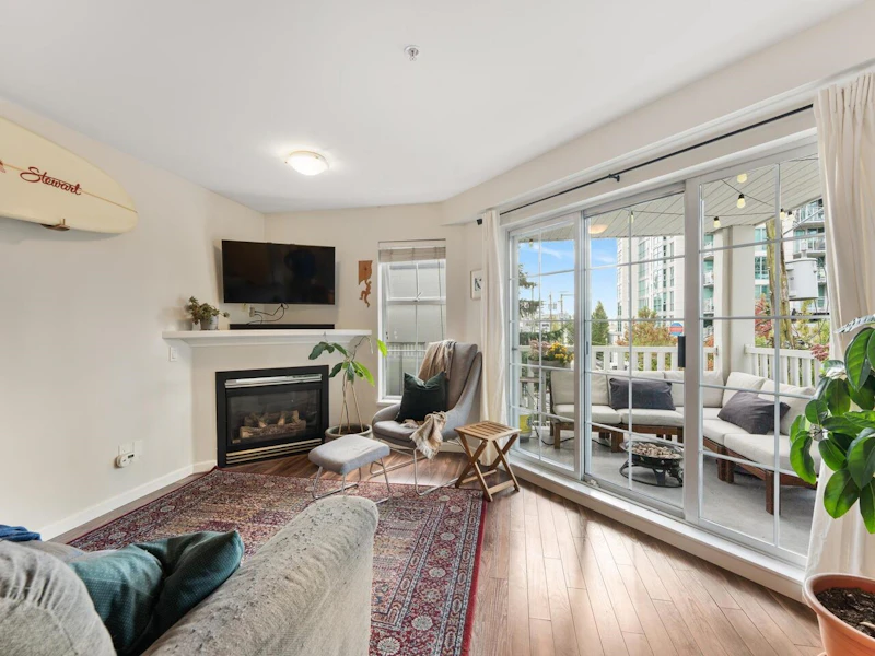 218 - 147 E 1st Street, North Vancouver BC V7L 1B2
