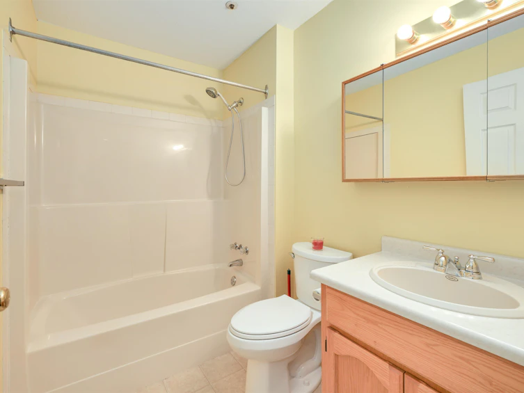 101-5377 201a Street, Langley, BC, V3A 1S7 - 20
