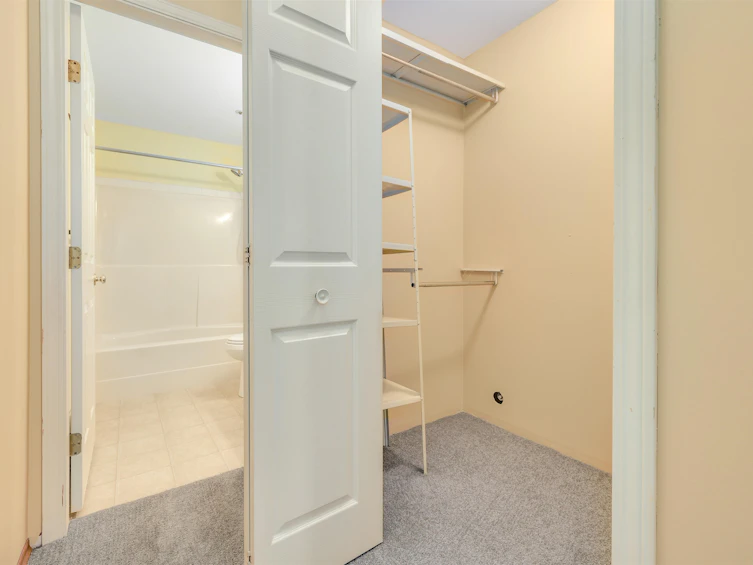 101-5377 201a Street, Langley, BC, V3A 1S7 - 16