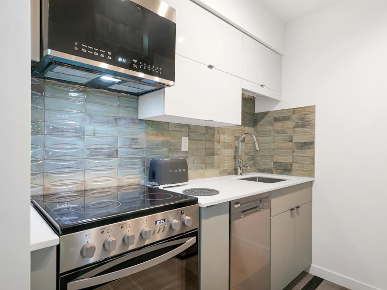 208-2119 Bellevue Avenue, West Vancouver, BC, V7V 1C2 - 6