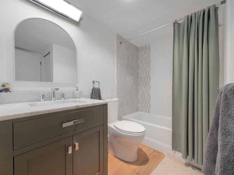 208-2119 Bellevue Avenue, West Vancouver, BC, V7V 1C2 - 23