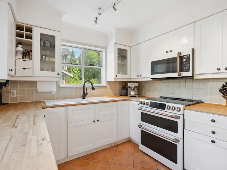 2-3347 Dewdney Trunk Road, Port Moody, BC, V3H 2E4 - 10
