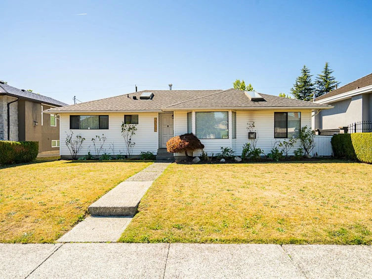 6546 Dunnedin Street, Burnaby, BC, V5B 1Y8