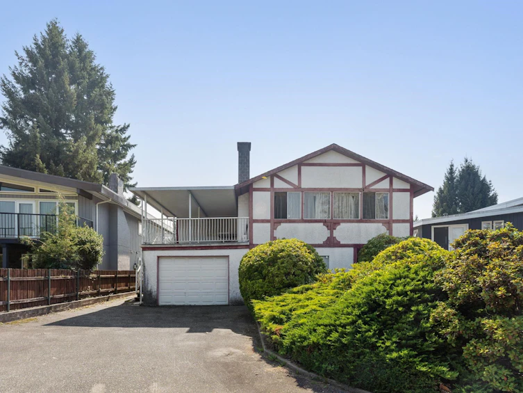 920 Everett Crescent, Burnaby, BC, V5A 2N5 - 2