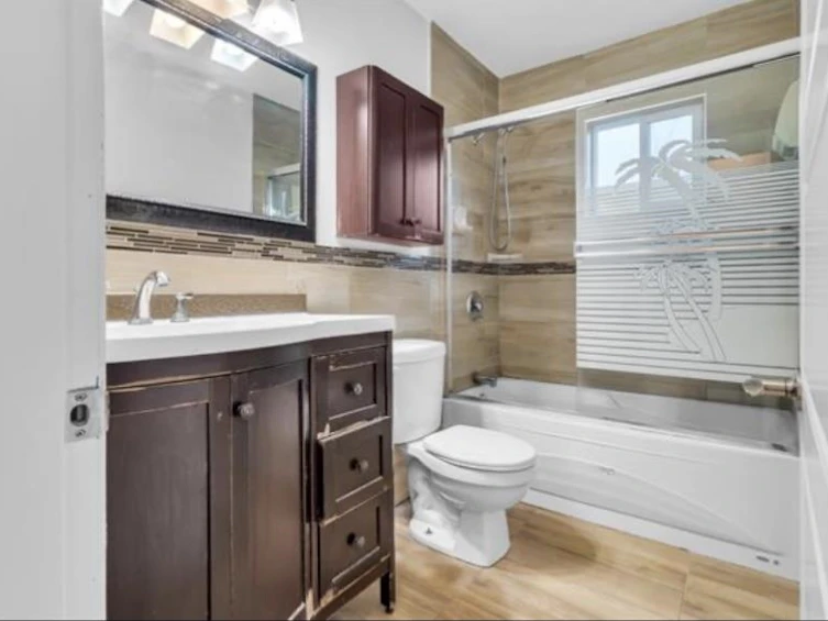 11565 96a Avenue, Surrey, BC, V3V 1Z9 - 8