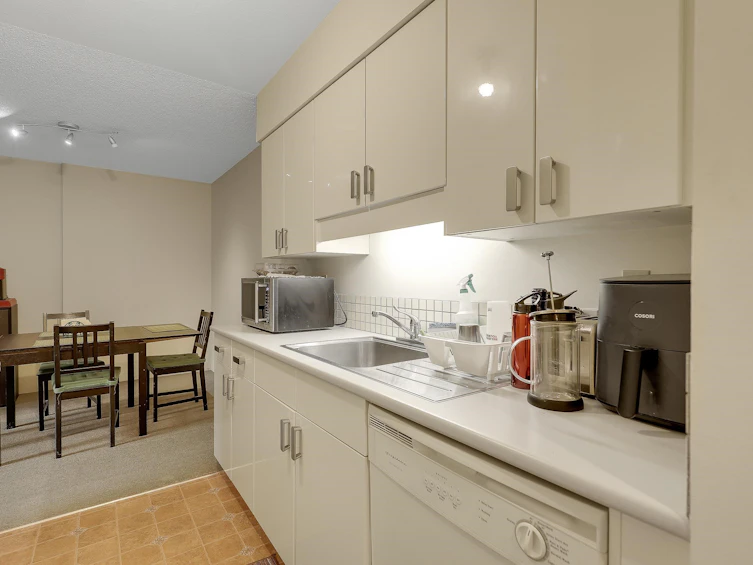 406-5932 Patterson Avenue, Burnaby, BC, V5H 4B4 - 9
