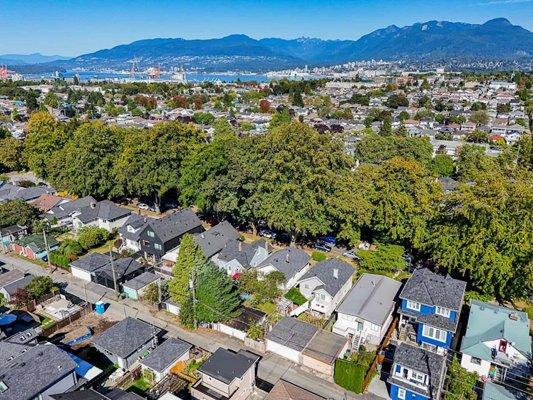 2668 William Street, Vancouver, BC, V5K 2Y5 - 13