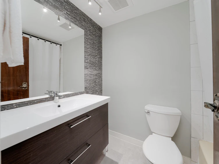 108-2450 Cornwall Avenue, Vancouver, BC, V6K 1B8 - 5