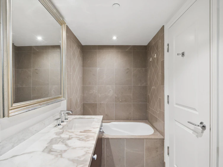 300-533 Waters Edge Crescent, West Vancouver, BC, V7T 0A2 - 20