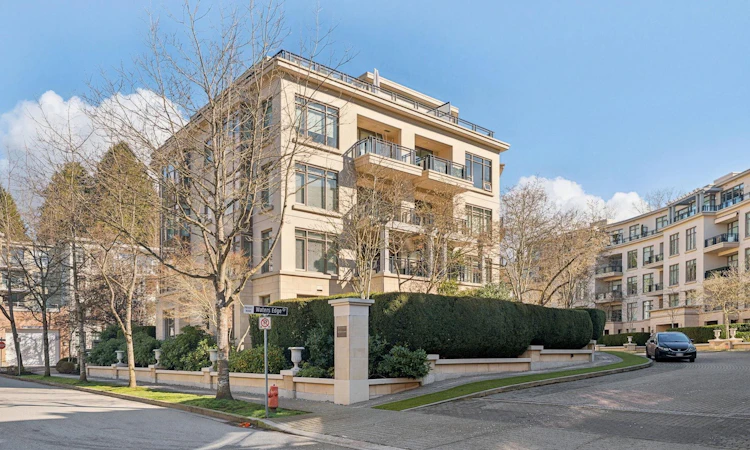 300-533 Waters Edge Crescent