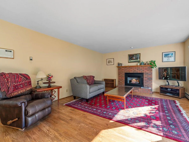 3126 W 35th Avenue, Vancouver, BC, V6N 2M8 - 3