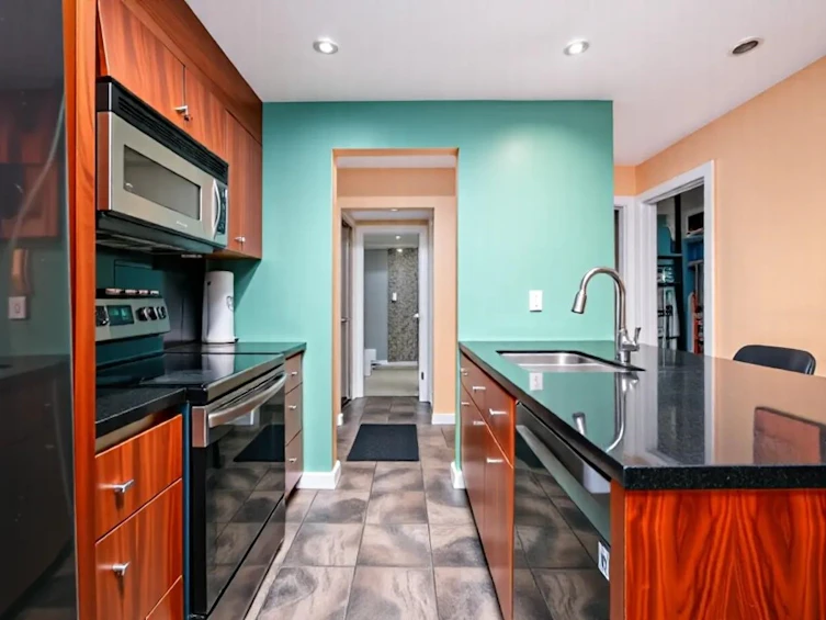 103-212 Forbes Avenue, North Vancouver, BC, V7M 3E5 - 2