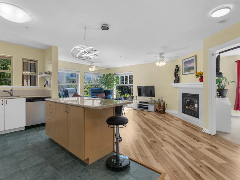 202 - 20237 54th Avenue, Langley BC V3A 3W2