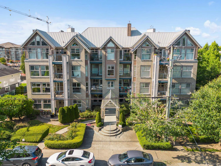 202-20237 54 Avenue, Langley, BC, V3A 3W2 - 2